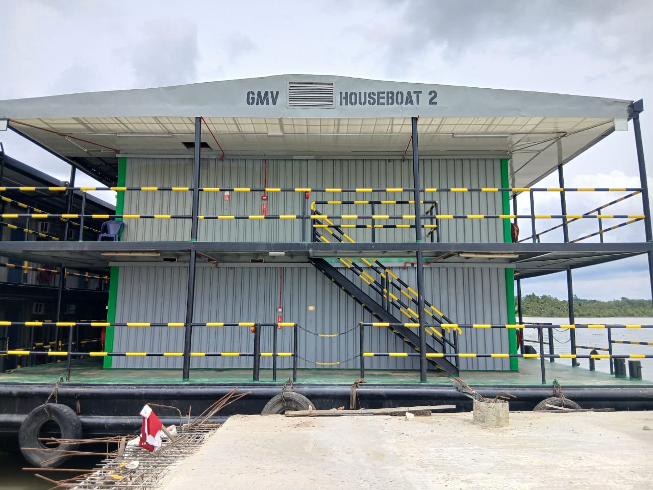 GMV Houseboat 2 accommodation vessel